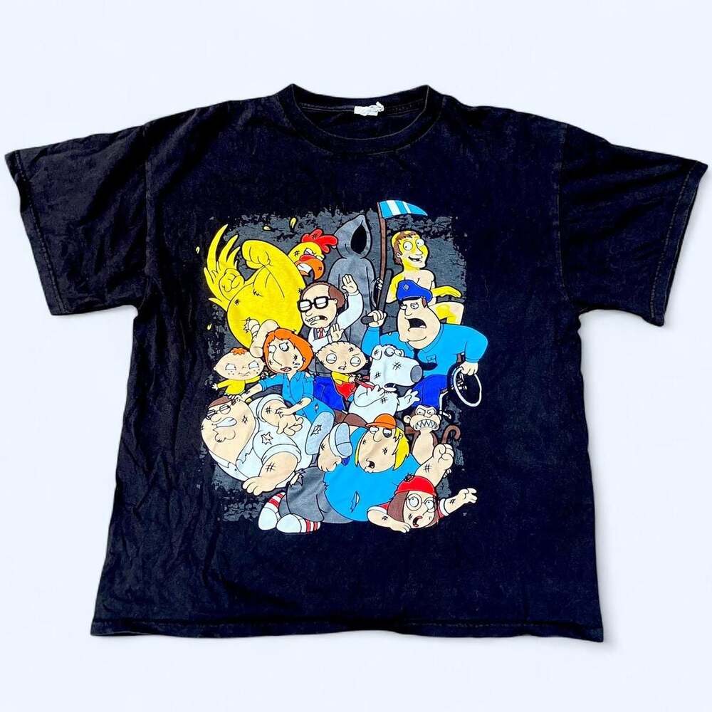 2000s Family Guy Cast T-Shirt Size Large Great Fade Vintage AAA (37)